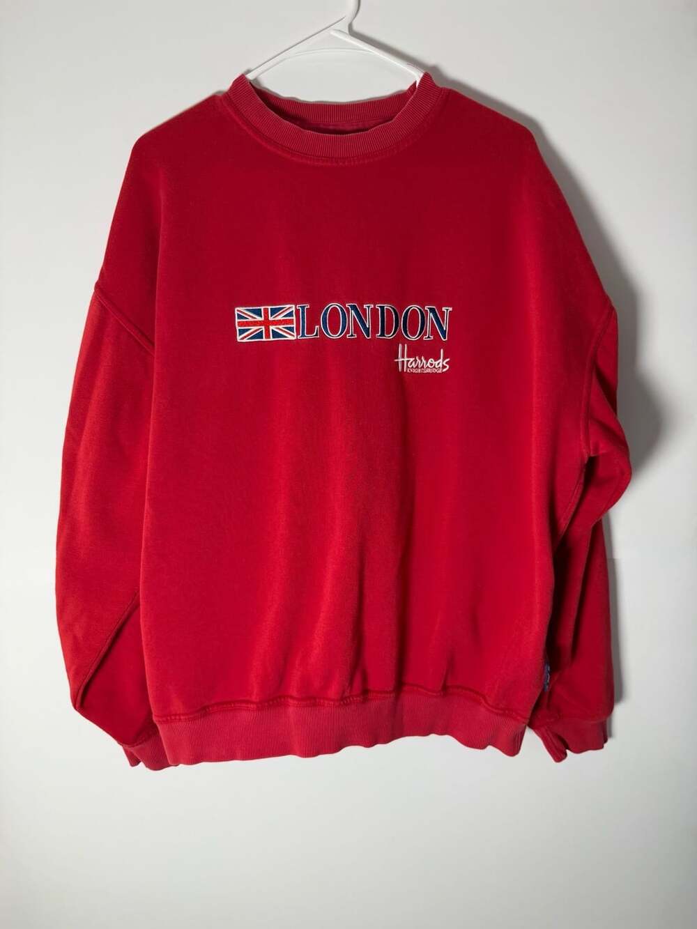 Harrods London Knightsbridge Sweatshirt Size XL Red Embroidered